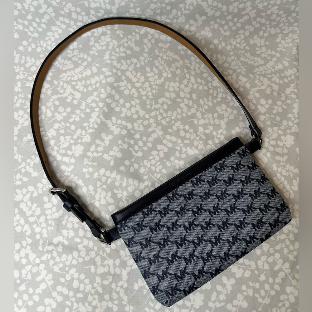 Michael Kors MK Signature Genuine Leather Fanny Pack Belt Bag 551749C Navy